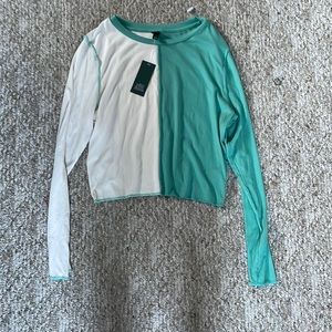 NWT real and white long sleeve crop top